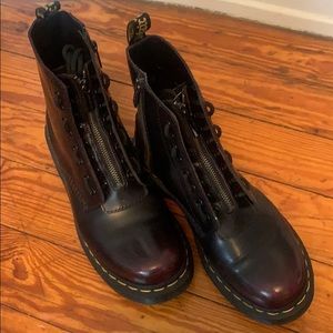 Dr Martens
1460 WOMEN'S PASCAL LEATHER ZIPPER BOOT
